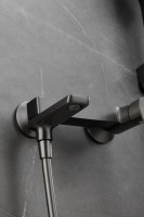 Смеситель для ванны с душем BELZ B715 B60715-3 оружейная сталь Смеситель для ванны с душем BELZ B715 B60715-3 оружейная сталь