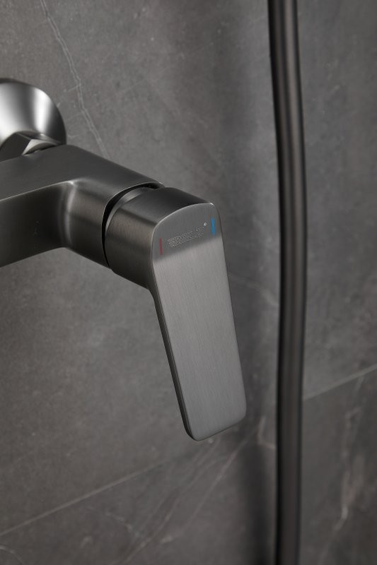 Смеситель для ванны с душем BELZ B715 B60715-3 оружейная сталь