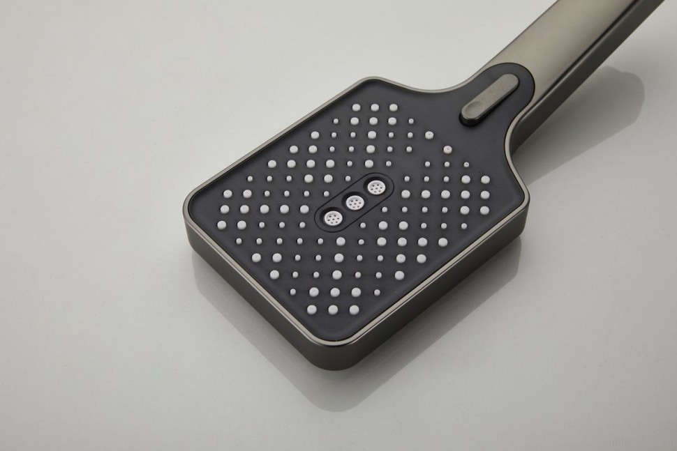 Смеситель для ванны с душем BELZ B715 B60715-3 оружейная сталь