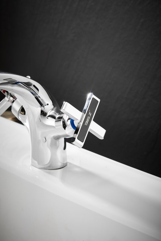 Смеситель для раковины BELZ B10832 хром