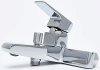 Смеситель для ванны с душем AQUAme Prato AQMP6122 хром Смеситель для ванны с душем AQUAme Prato AQMP6122 хром