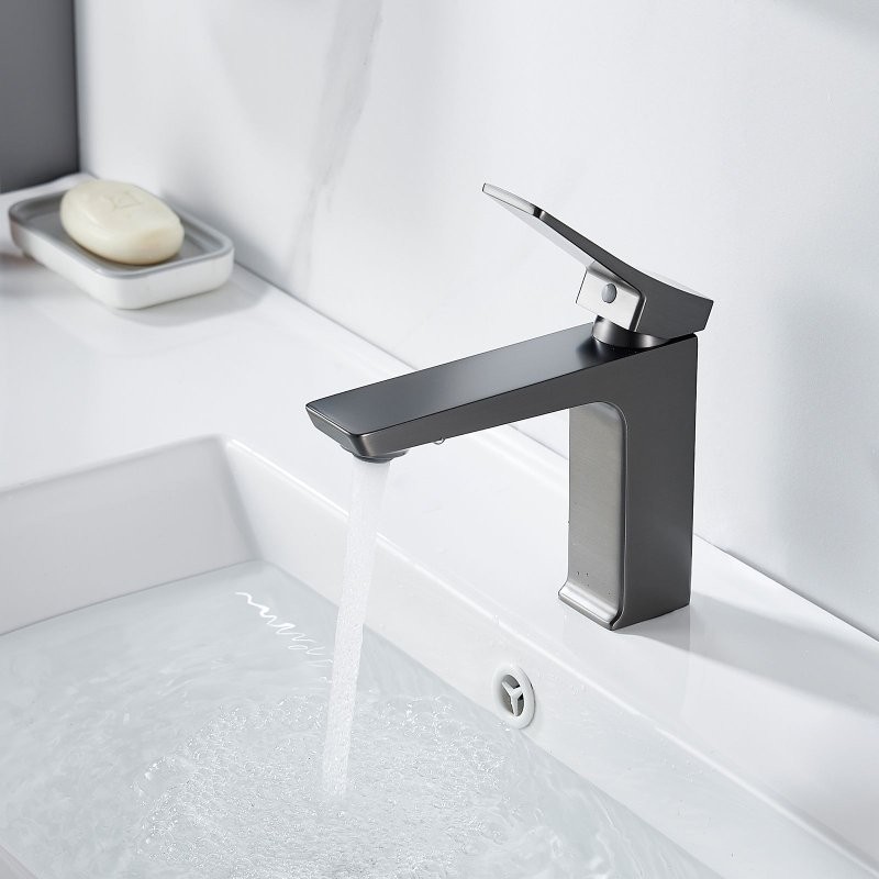 Смеситель для раковины Shevanik S4401T, оружейная сталь