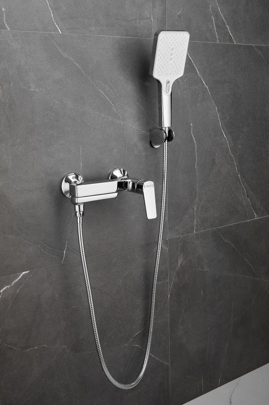 Смеситель для ванны с душем BELZ B715 B60715 хром