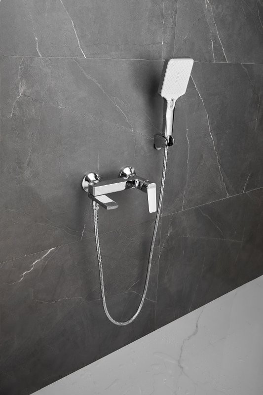 Смеситель для ванны с душем BELZ B715 B60715 хром