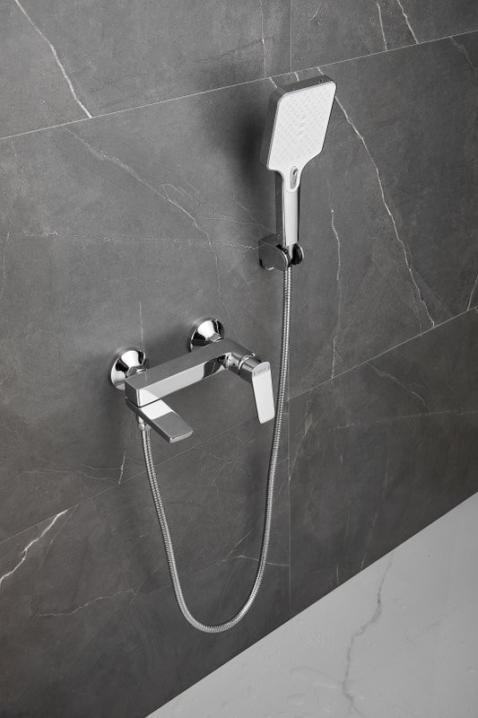 Смеситель для ванны с душем BELZ B715 B60715 хром