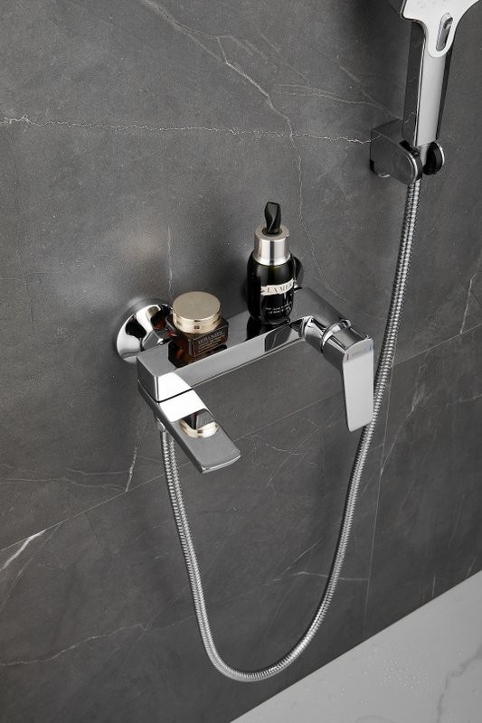 Смеситель для ванны с душем BELZ B715 B60715 хром