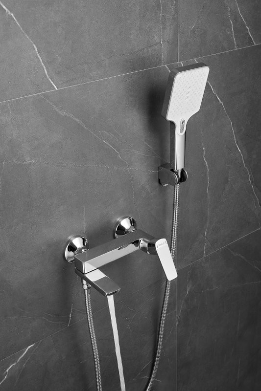 Смеситель для ванны с душем BELZ B715 B60715 хром