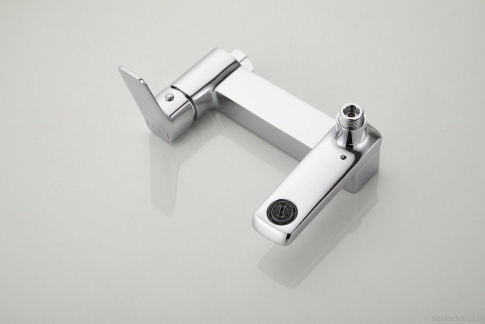 Смеситель для ванны с душем BELZ B715 B60715 хром