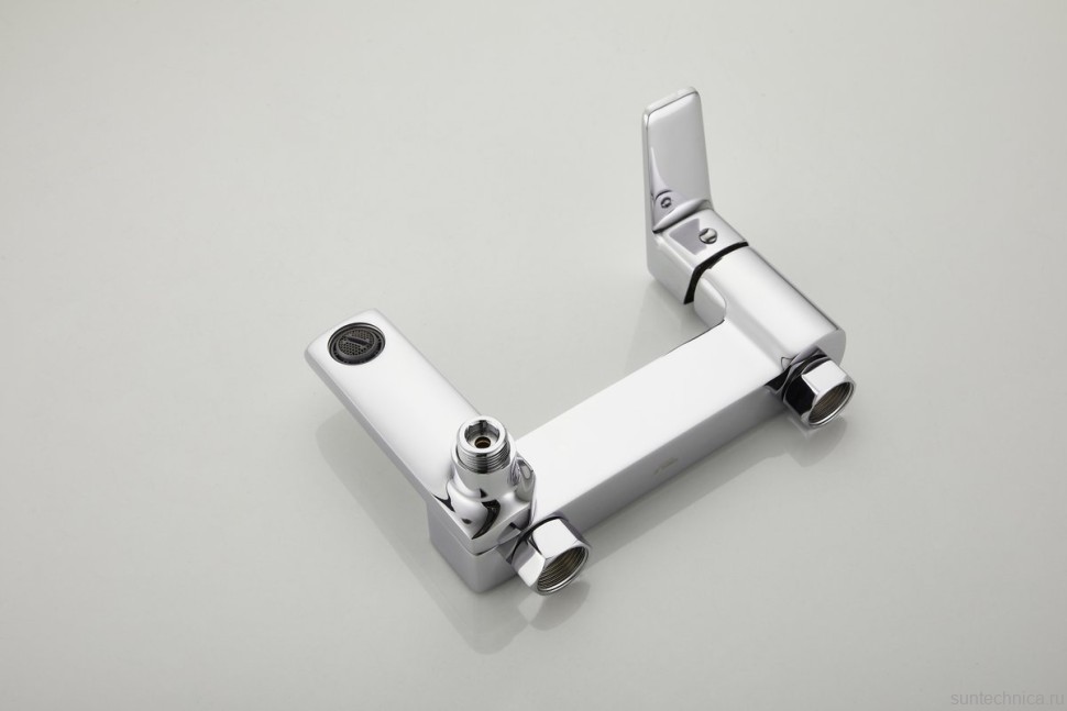 Смеситель для ванны с душем BELZ B715 B60715 хром