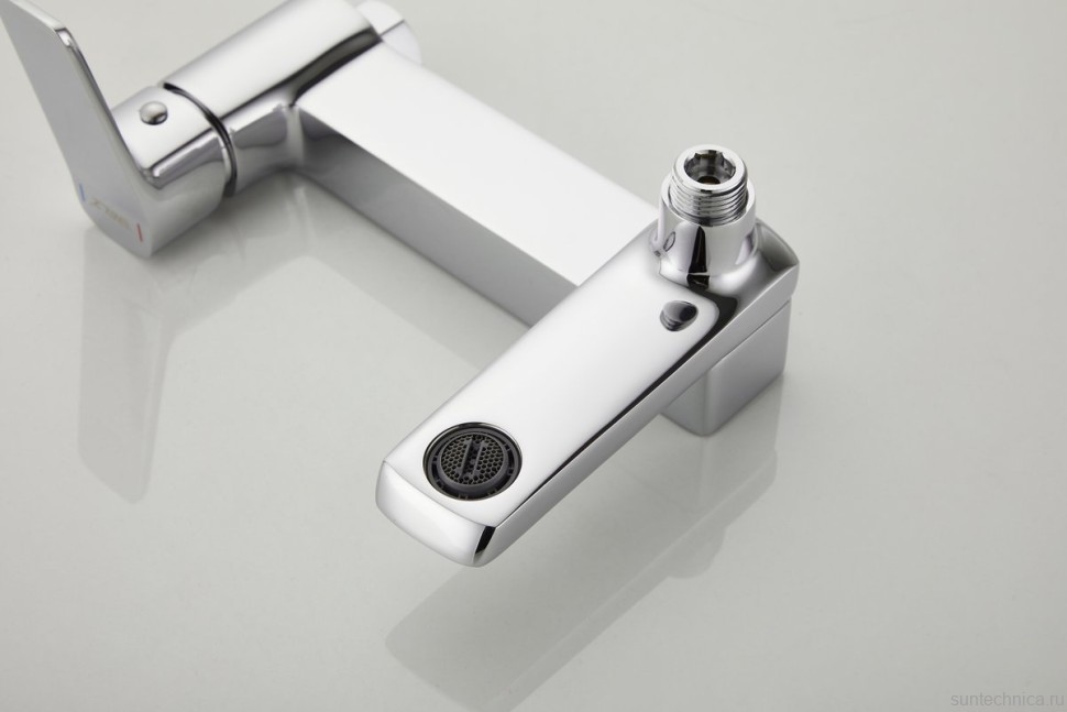 Смеситель для ванны с душем BELZ B715 B60715 хром