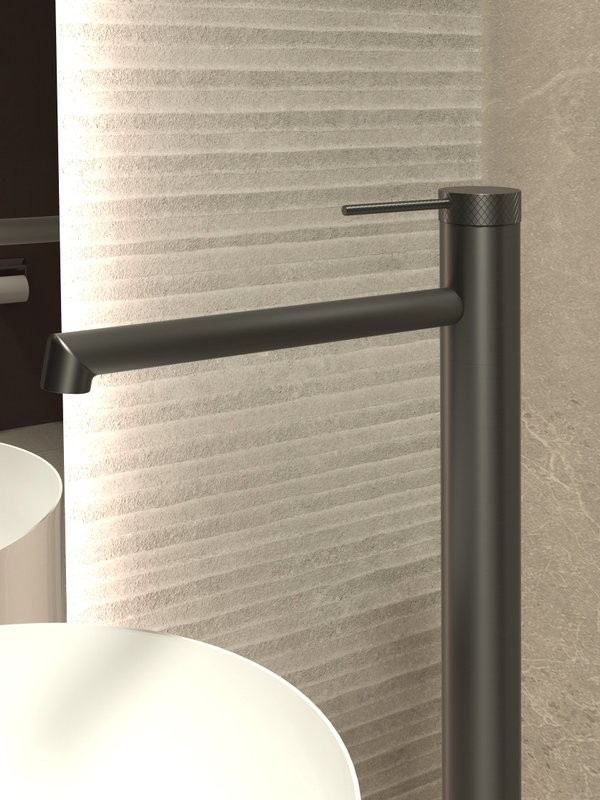 Напольный смеситель для раковины Vincea Rim VFBF-2R1GM вороненая сталь