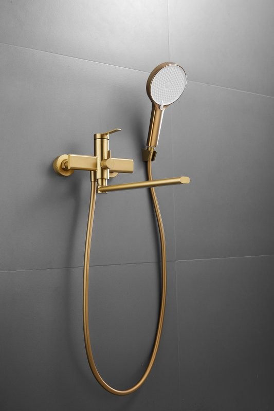 Смеситель с длинным изливом для ванны BELZ B813 B22813-5 золото