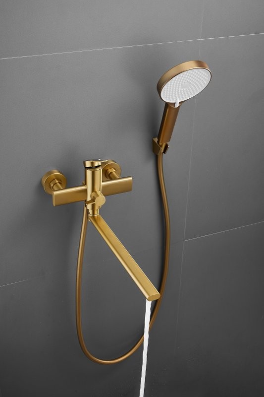 Смеситель с длинным изливом для ванны BELZ B813 B22813-5 золото