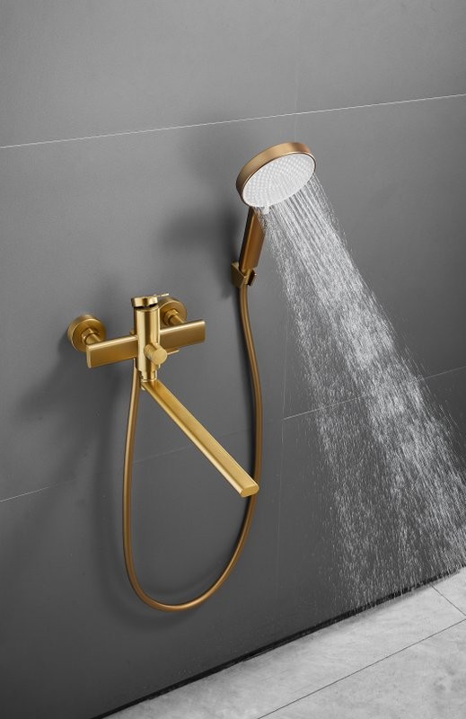 Смеситель с длинным изливом для ванны BELZ B813 B22813-5 золото