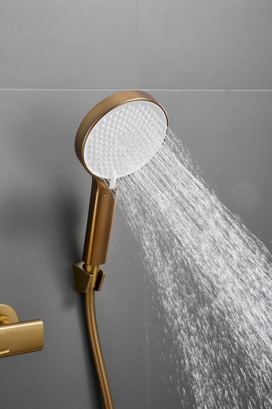 Смеситель с длинным изливом для ванны BELZ B813 B22813-5 золото