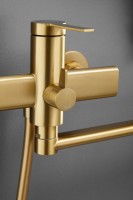 Смеситель с длинным изливом для ванны BELZ B813 B22813-5 золото