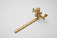 Смеситель с длинным изливом для ванны BELZ B813 B22813-5 золото