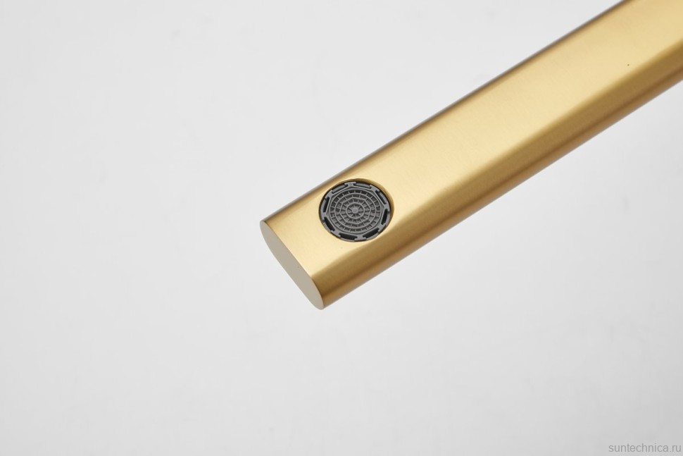 Смеситель с длинным изливом для ванны BELZ B813 B22813-5 золото