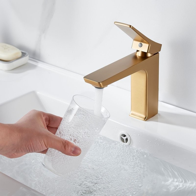 Смеситель для раковины Shevanik S4401G, золотой сатин