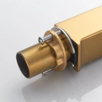 Смеситель для раковины Shevanik S4401G, золотой сатин Смеситель для раковины Shevanik S4401G, золотой сатин