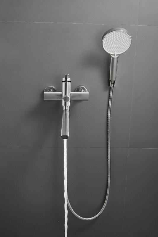 Смеситель с длинным изливом для ванны BELZ B813 B22813-1 сатин