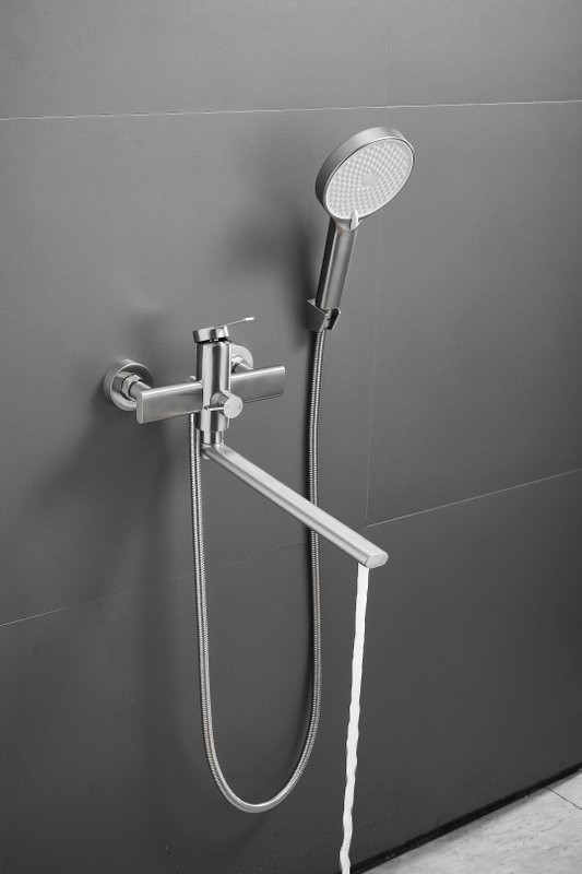 Смеситель с длинным изливом для ванны BELZ B813 B22813-1 сатин