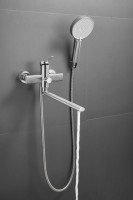 Смеситель с длинным изливом для ванны BELZ B813 B22813-1 сатин Смеситель с длинным изливом для ванны BELZ B813 B22813-1 сатин