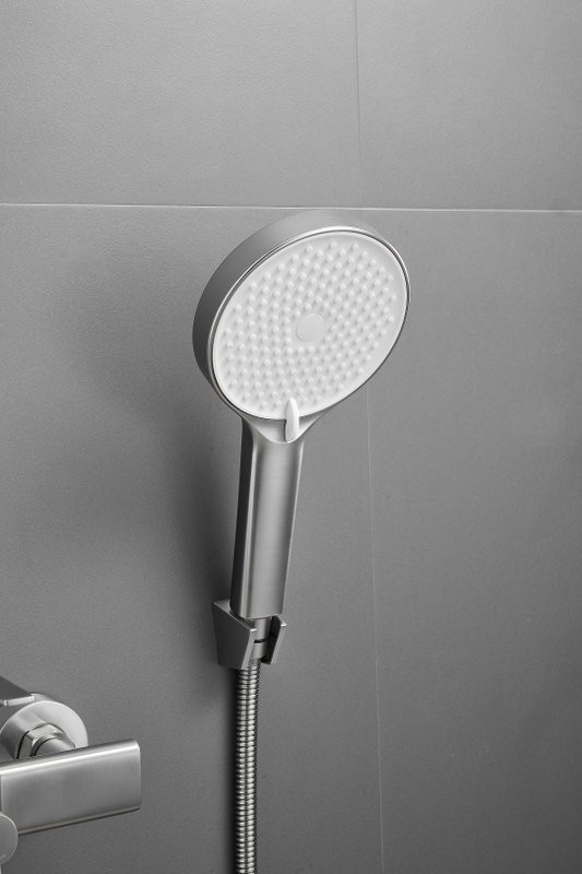 Смеситель с длинным изливом для ванны BELZ B813 B22813-1 сатин