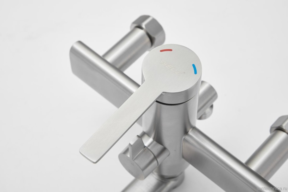 Смеситель с длинным изливом для ванны BELZ B813 B22813-1 сатин