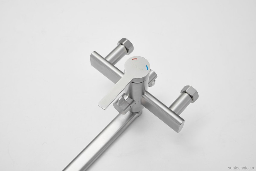 Смеситель с длинным изливом для ванны BELZ B813 B22813-1 сатин