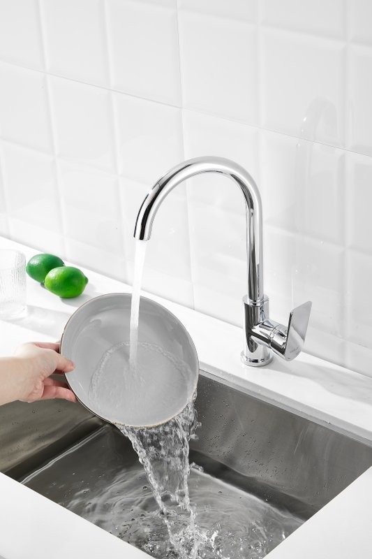 Смеситель для кухни BELZ B679 B70679 хром