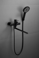 Смеситель с длинным изливом для ванны BELZ B813 B22813-7 черный