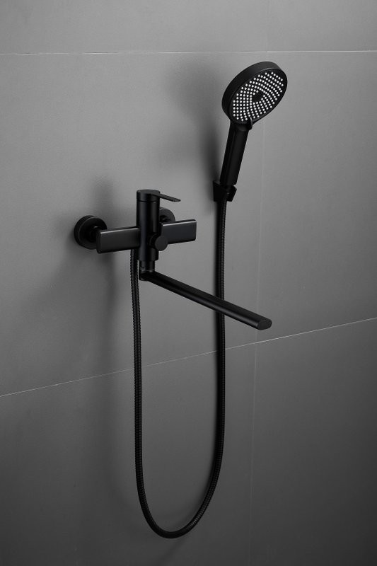 Смеситель с длинным изливом для ванны BELZ B813 B22813-7 черный