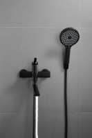 Смеситель с длинным изливом для ванны BELZ B813 B22813-7 черный