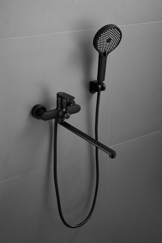 Смеситель с длинным изливом для ванны BELZ B813 B22813-7 черный