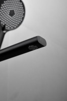 Смеситель с длинным изливом для ванны BELZ B813 B22813-7 черный