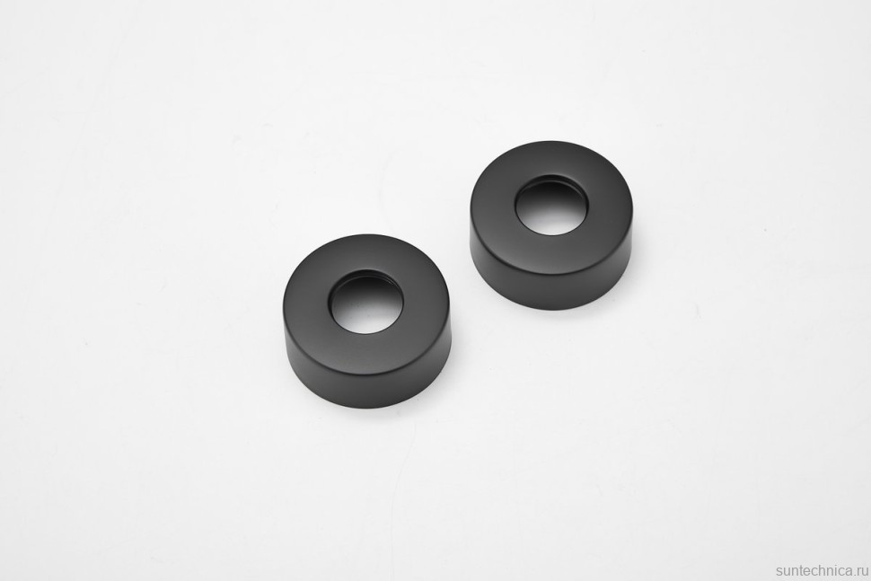 Смеситель с длинным изливом для ванны BELZ B813 B22813-7 черный