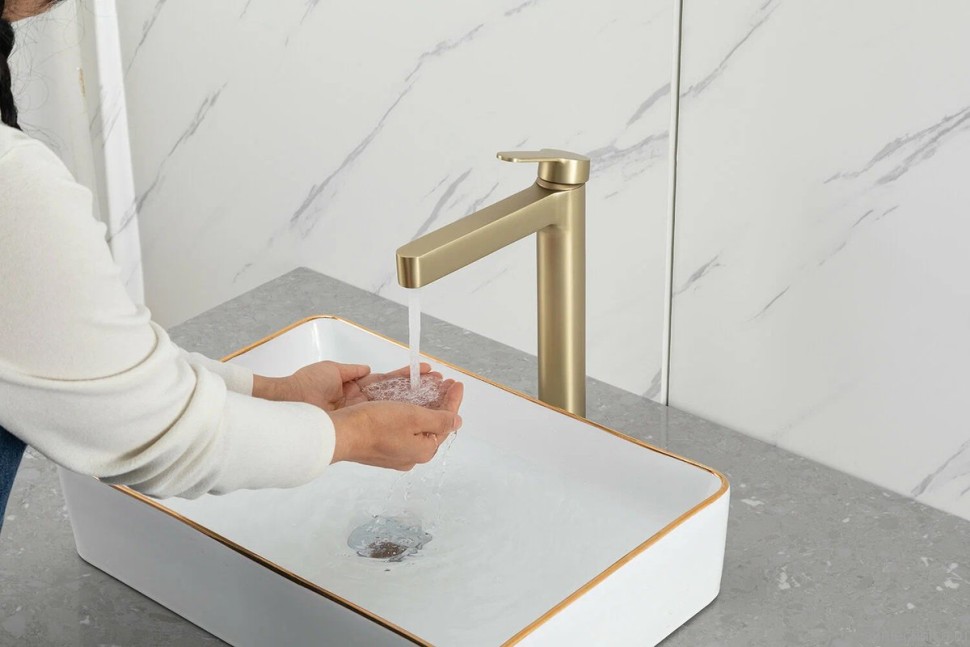 Смеситель для раковины Gappo G99-33 G1099-83 золотой сатин