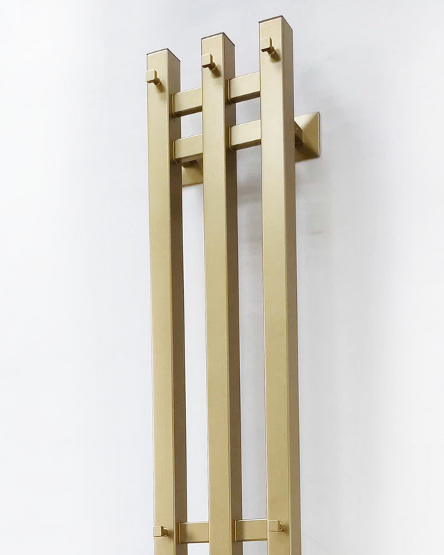 Полотенцесушитель электрический Comfysan Alto-K EC-3 120x20 см, подключение справа, скрытое подключение справа, матовое золото, лесенка, из стали