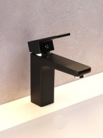 Смеситель для раковины AltroBagno Lamberto AltroBagnoLamberto0124MB матовый черный