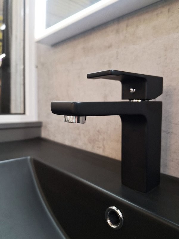 Смеситель для раковины AltroBagno Lamberto AltroBagnoLamberto0124MB матовый черный