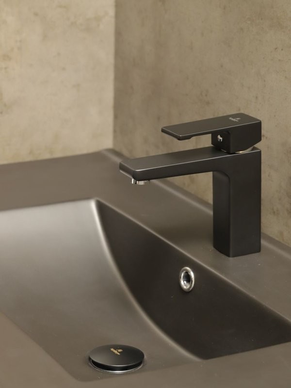 Смеситель для раковины AltroBagno Lamberto AltroBagnoLamberto0124MB матовый черный