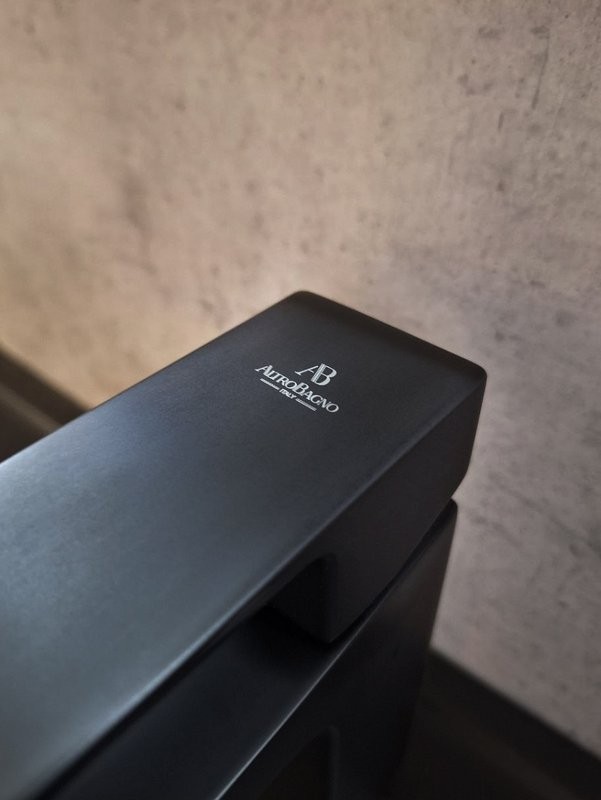 Смеситель для раковины AltroBagno Lamberto AltroBagnoLamberto0124MB матовый черный