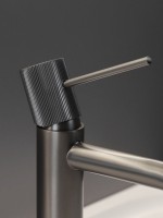 Смеситель для раковины AltroBagno Bilancia AltroBagnoBilancia0141GM оружейная сталь