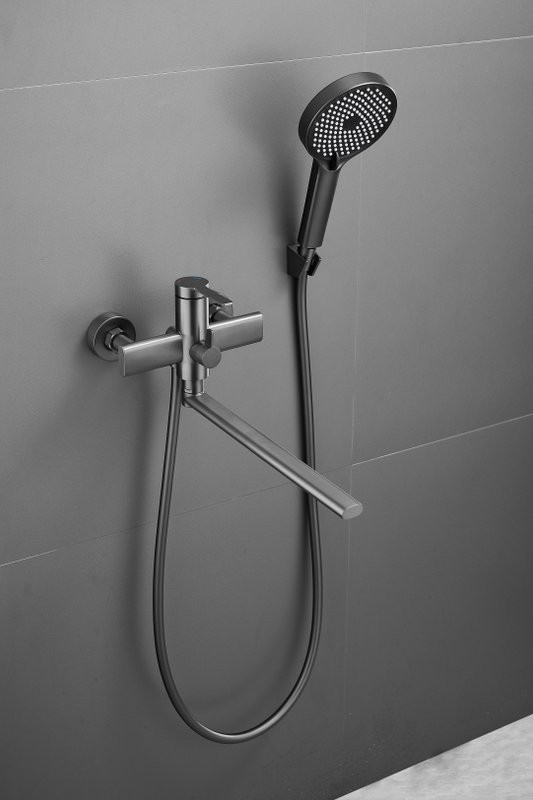 Смеситель с длинным изливом для ванны BELZ B813 B22813-3 оружейная сталь