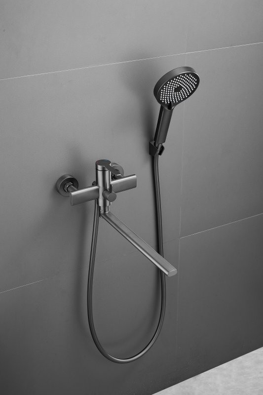 Смеситель с длинным изливом для ванны BELZ B813 B22813-3 оружейная сталь