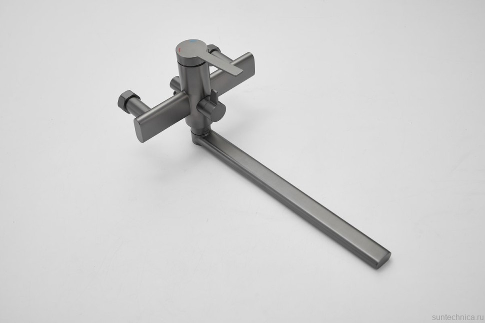 Смеситель с длинным изливом для ванны BELZ B813 B22813-3 оружейная сталь