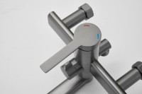 Смеситель с длинным изливом для ванны BELZ B813 B22813-3 оружейная сталь