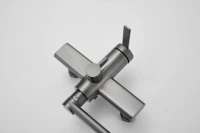 Смеситель с длинным изливом для ванны BELZ B813 B22813-3 оружейная сталь Смеситель с длинным изливом для ванны BELZ B813 B22813-3 оружейная сталь
