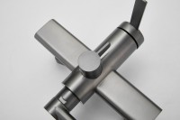 Смеситель с длинным изливом для ванны BELZ B813 B22813-3 оружейная сталь